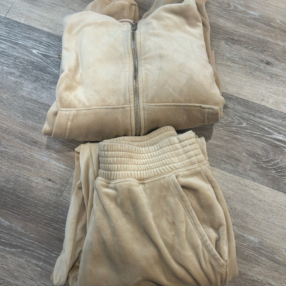 Abercrombie and Fitch  Velour Tan Zip-Up Hoodie and Joggers Set